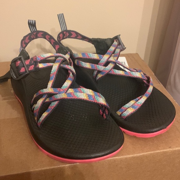 🔥🔥Chaco Kids - Picture 1 of 5